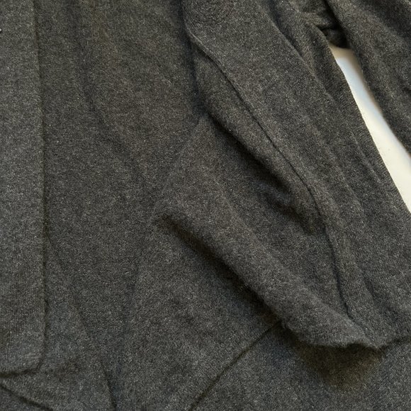 Saks Fifth avenue gray 100% cashmere crystal beaded Sweater open Cardigan size M - Picture 6 of 14